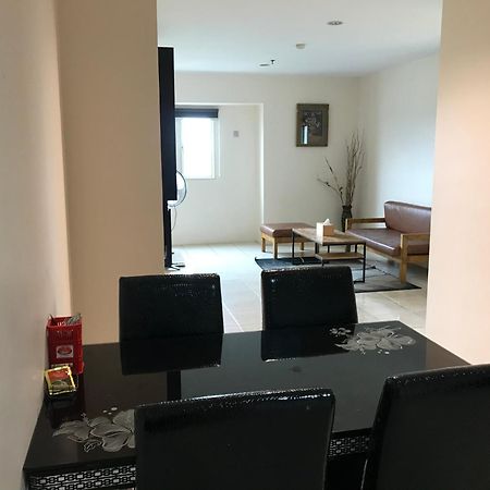 Queen Victoria Apartment Batam Номер фото
