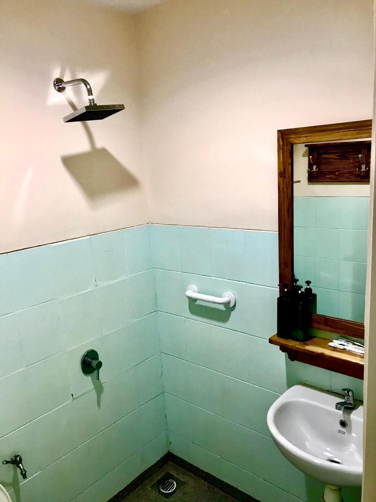 Queen Victoria Apartment Batam Номер фото
